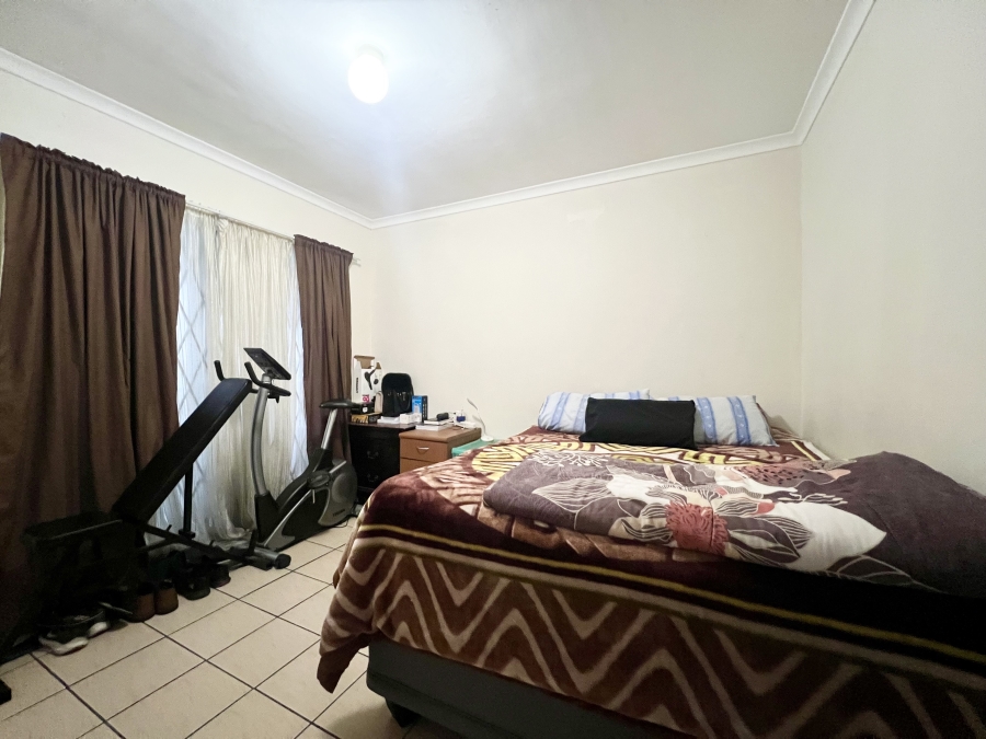 2 Bedroom Property for Sale in Parklands East Western Cape
